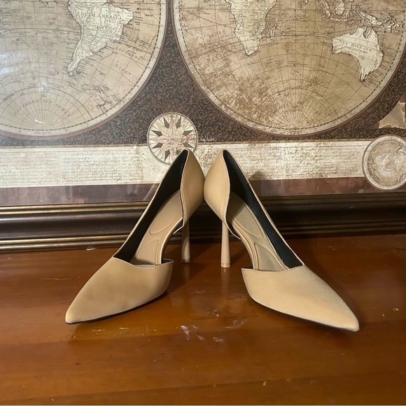 ZARA • Women’s High Heels – Size 9 – Beige - Picture 2 of 4